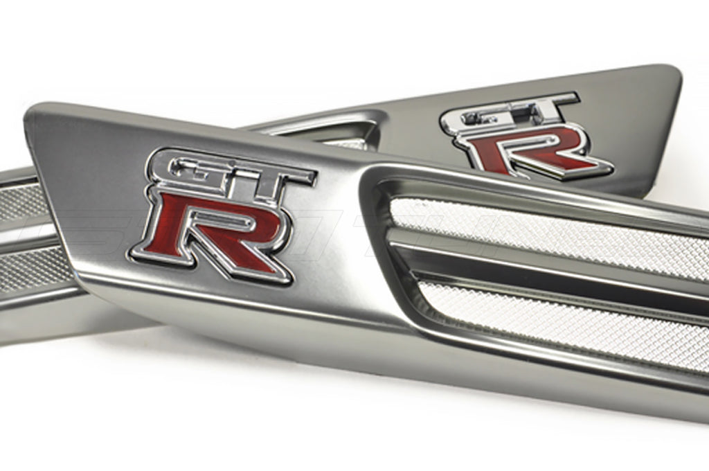 Genuine Nissan Skyline GT-R R32 Side Fender GT Emblem Badge Set – Left & Right, OEM 63896-RHR20