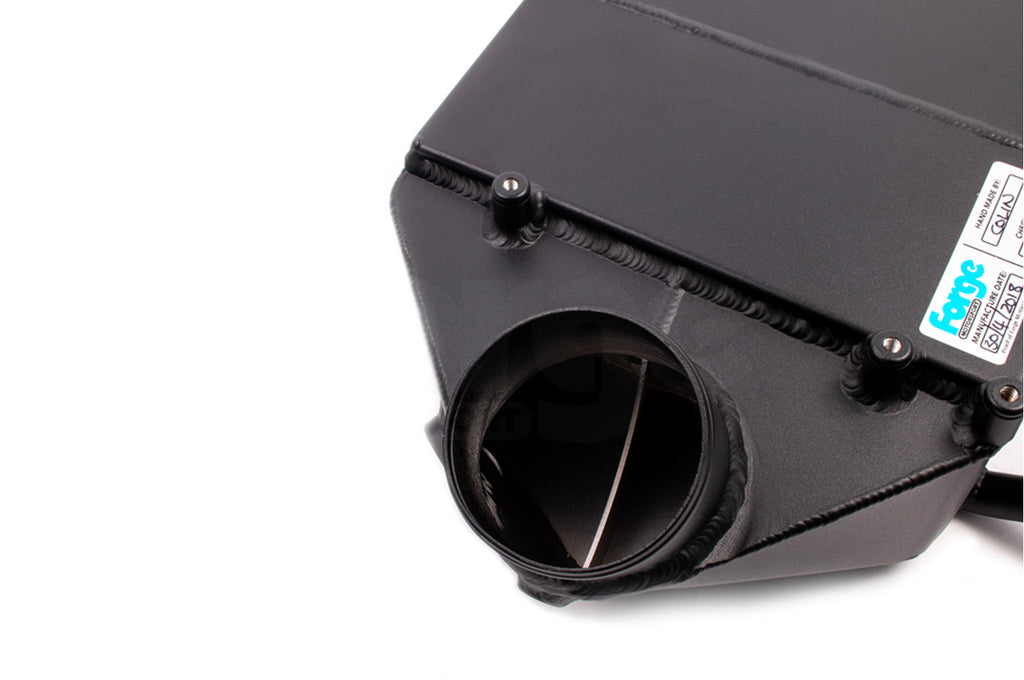 Radiateur chargecooler Airtec pour BMW M3 F80 / M4 F8x / M2 Compétition Radiateur chargecooler Airtec pour BMW M3 F80 / M4 F8x / M2 Compétition
