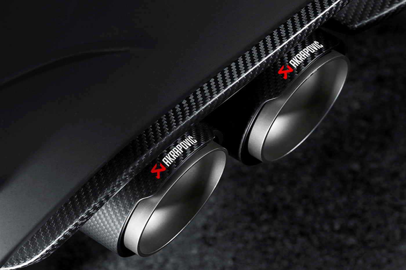 MBMT8H-akrapovic-titanium-slip