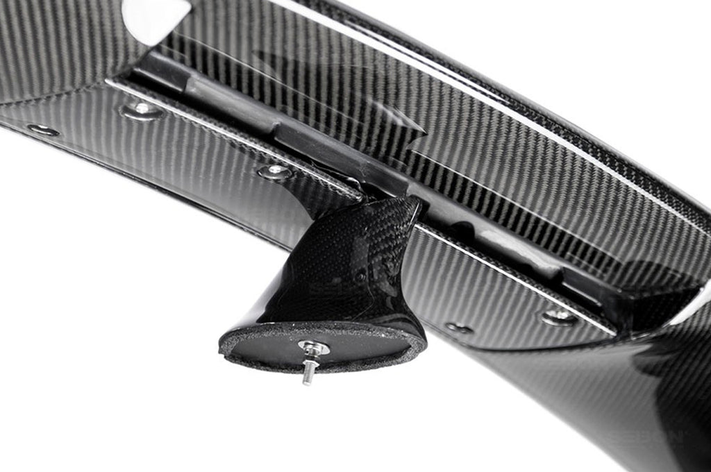 Sebon R35 Spoiler RS0910NSGTR-OE Seibon R35 GTR OEM Style Carbon Fiber Spoiler
