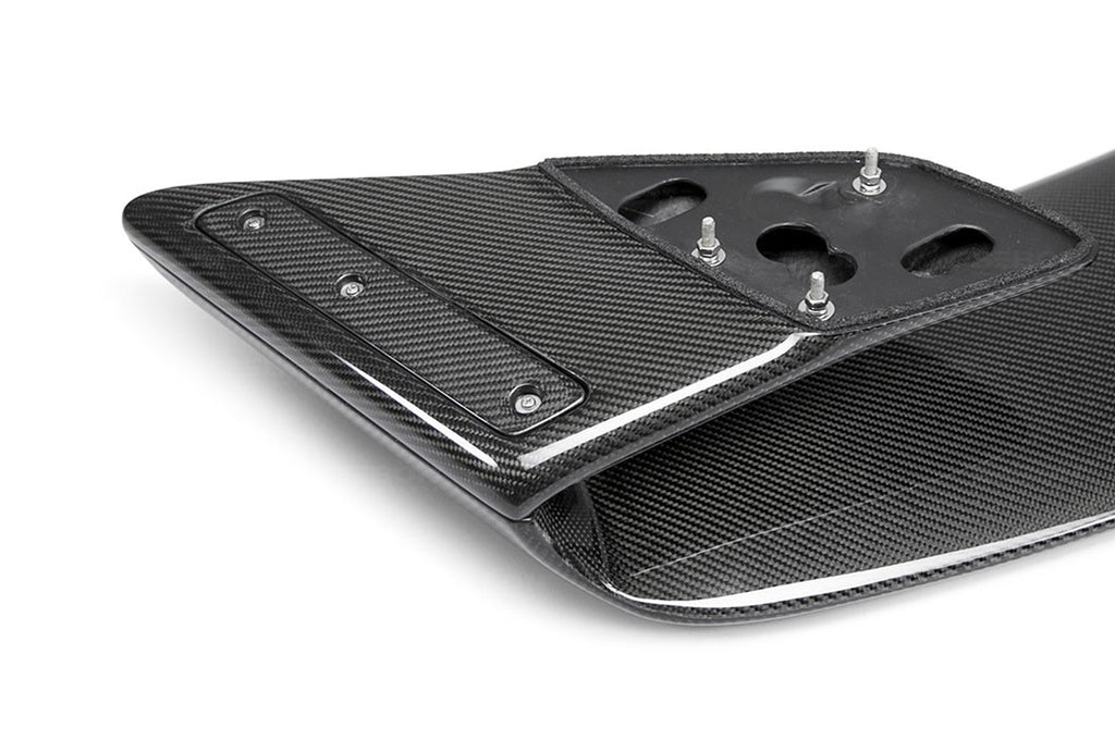 Sebon R35 RS0910NSGTR-OE Seibon R35 GTR OEM Style Carbon Fiber Spoiler